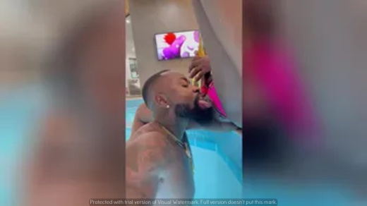 Eating Wet Pussy In The Pool