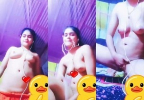 Horny Desi Girl And Finger Fucking