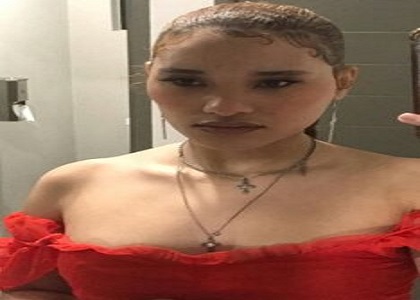Twilla Finger Fucking On A Towel