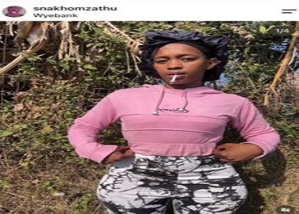 Snakhomzathu Finger Fucking And Bouncing Her Ass